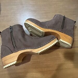 Scandic Clog Boots Womens Size 11 Brown Nubuck Ankle Wooden Heel Zip Sweden